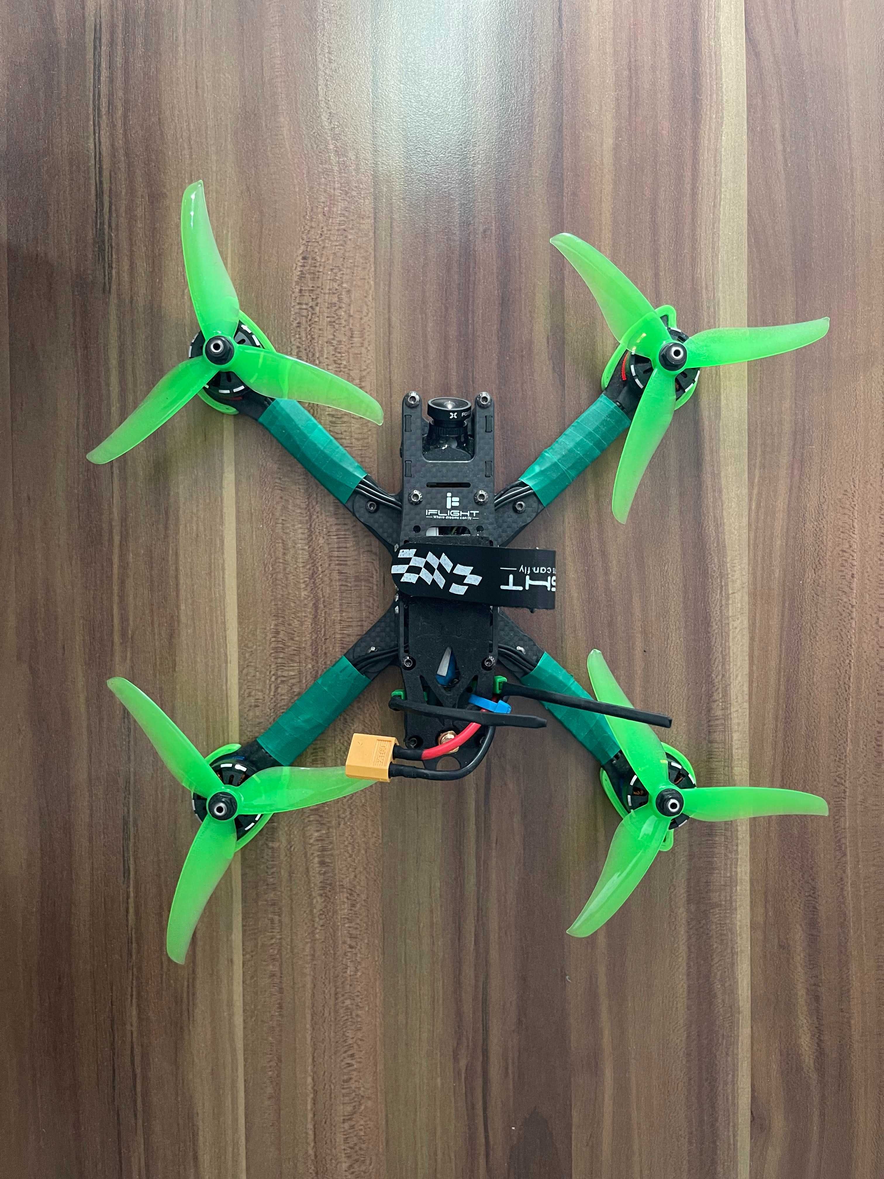 Nowy dron FPV na najlepszych komponentach + akcesoria