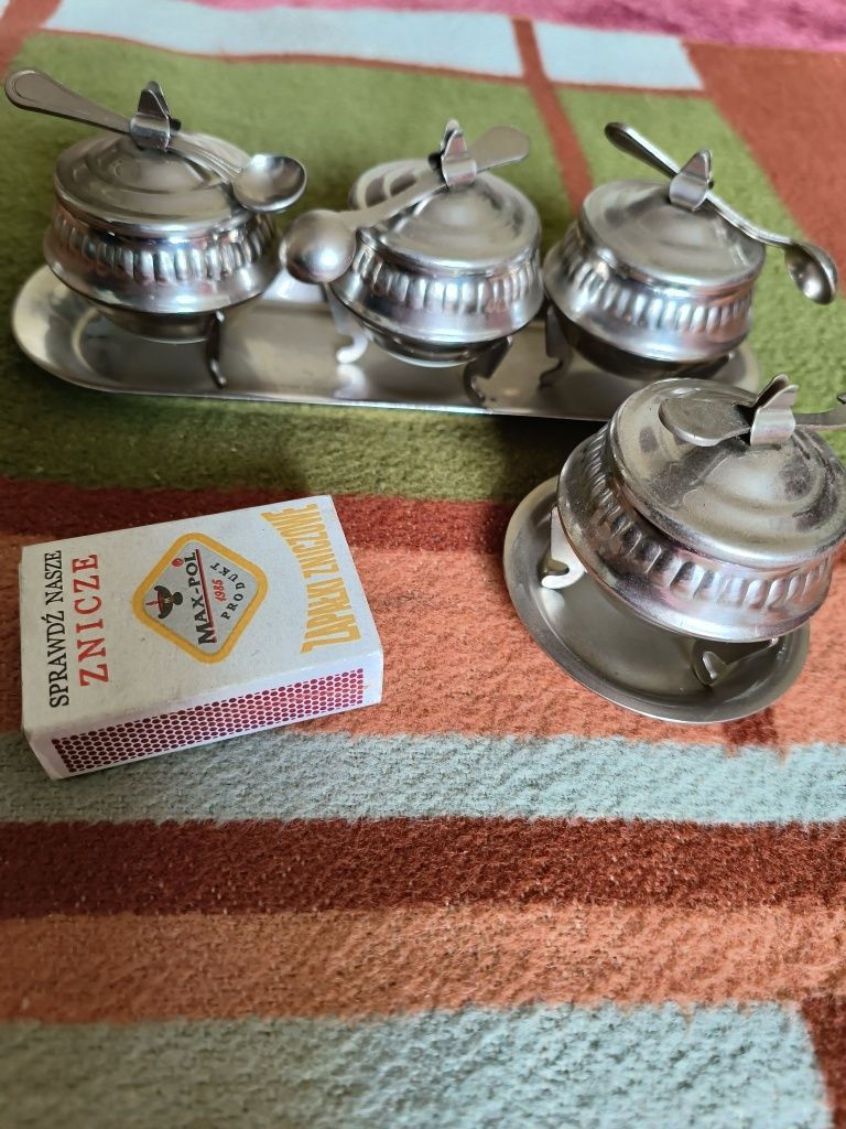 4 Metalowe Pojemniczki na Kawior lub Przyprawy Łyżeczki Tacka ZSRR PRL