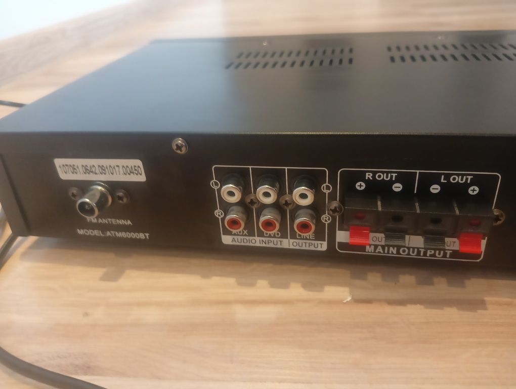 Wzmacniacz multimedialny hi-fi. Sprawny + GRATIS słuchawki Hama. NOWE