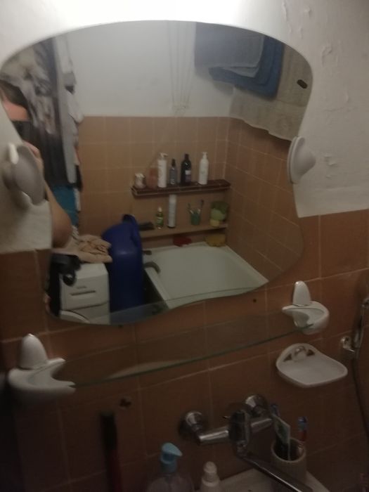 Pilnie sprzdam zestaw lustro plus półka plus mydelniczka