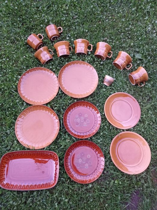 Tułowice-talerze+kubki dzwonki z okresu PRL 17szt