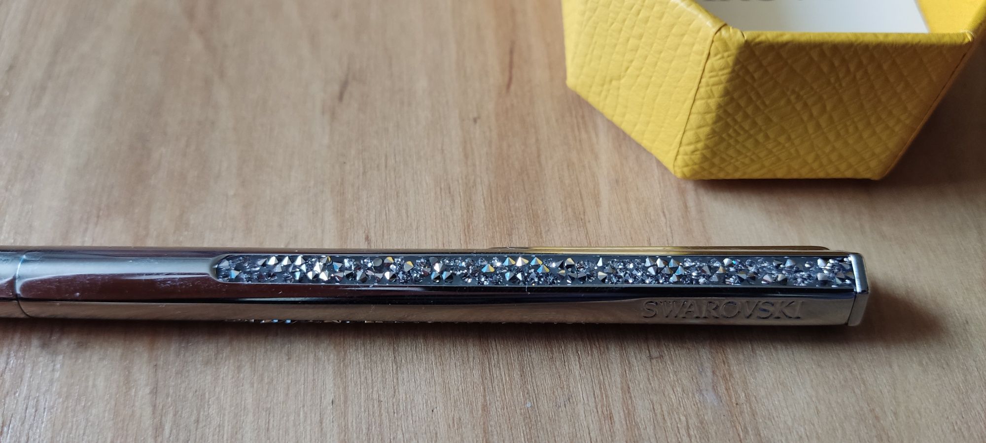 Ручка Swarovski. Нова.