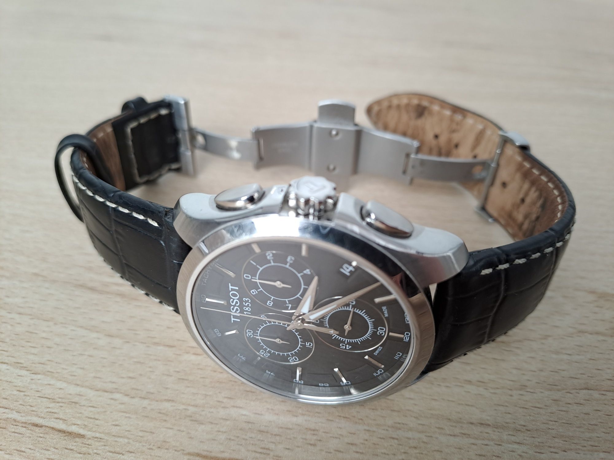 Zegarek Tissot Couturier Chronograph Gent T035.617.16.051.00