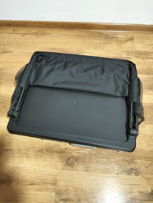 Stolik ST5 z parawanem