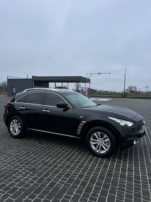 Продам Infiniti FX37