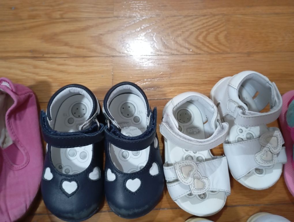 Sapatinhos menina dos 0 aos 22 tudo 8 euros