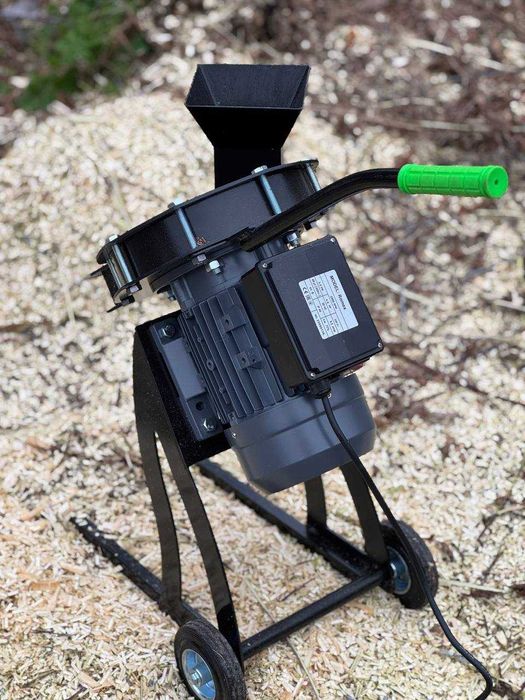 Подрібнювач гілок 3 кВт, 220 В щепоріз щепорез измельчитель для веток