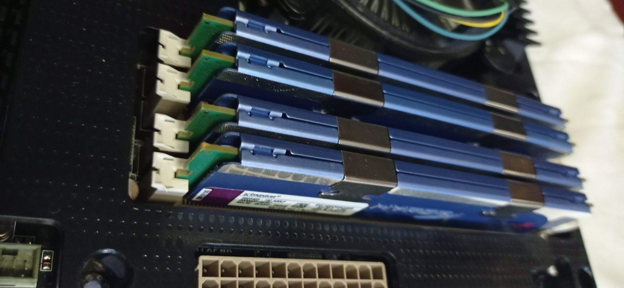 Материнская плата Asus sabertooth P67
