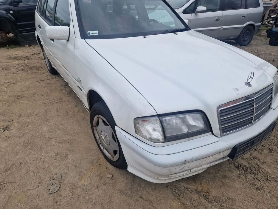 mercedes W202 787 fotel fotele kanapa deska kokpit podsufitka boczek boczki klamka podłokietnik licznik prędkościomierz