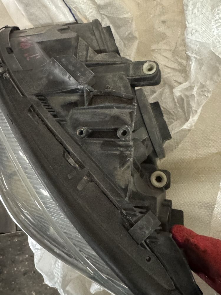 MERCEDES W204 Lampa lewa przednia europa