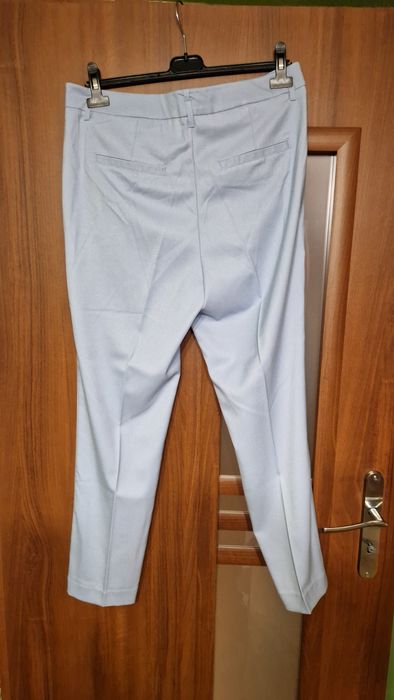 Garnitur damski (żakiet + spodnie) rozmiar 40