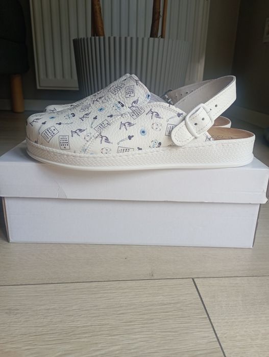 Buty medyczne skórzane klapki chodaki nowe 39