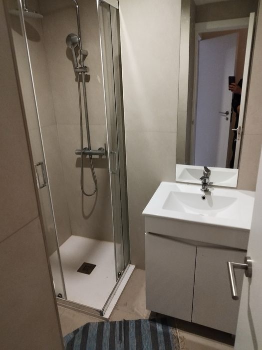 Alugo quarto  na zona da asprela perto hospital sao joao