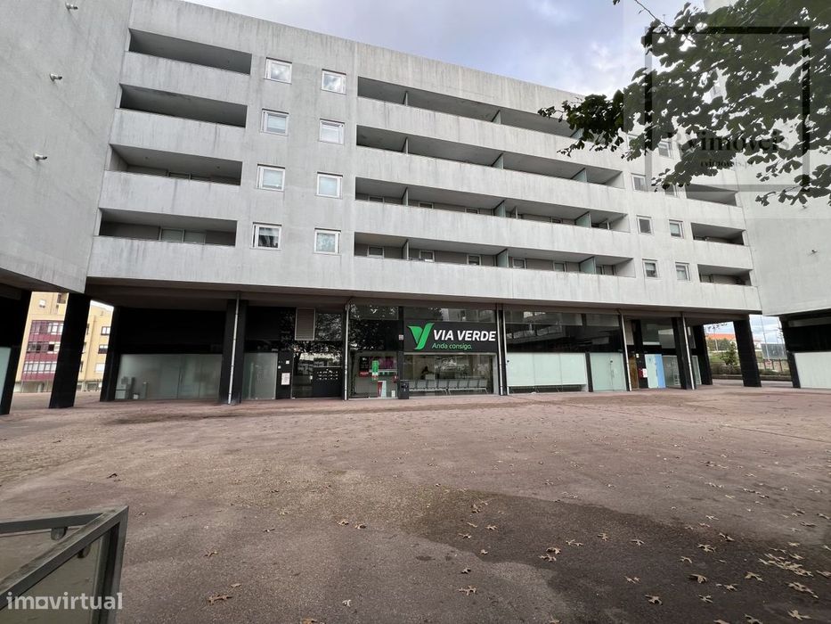 T2 com escritorio Edificio Portas da avenida no Porto