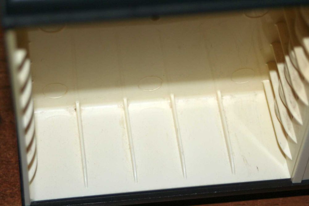 Кассетный блок для аудиокассет.