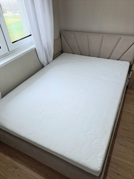 Łóżko sypialniane 140 cm beżowe