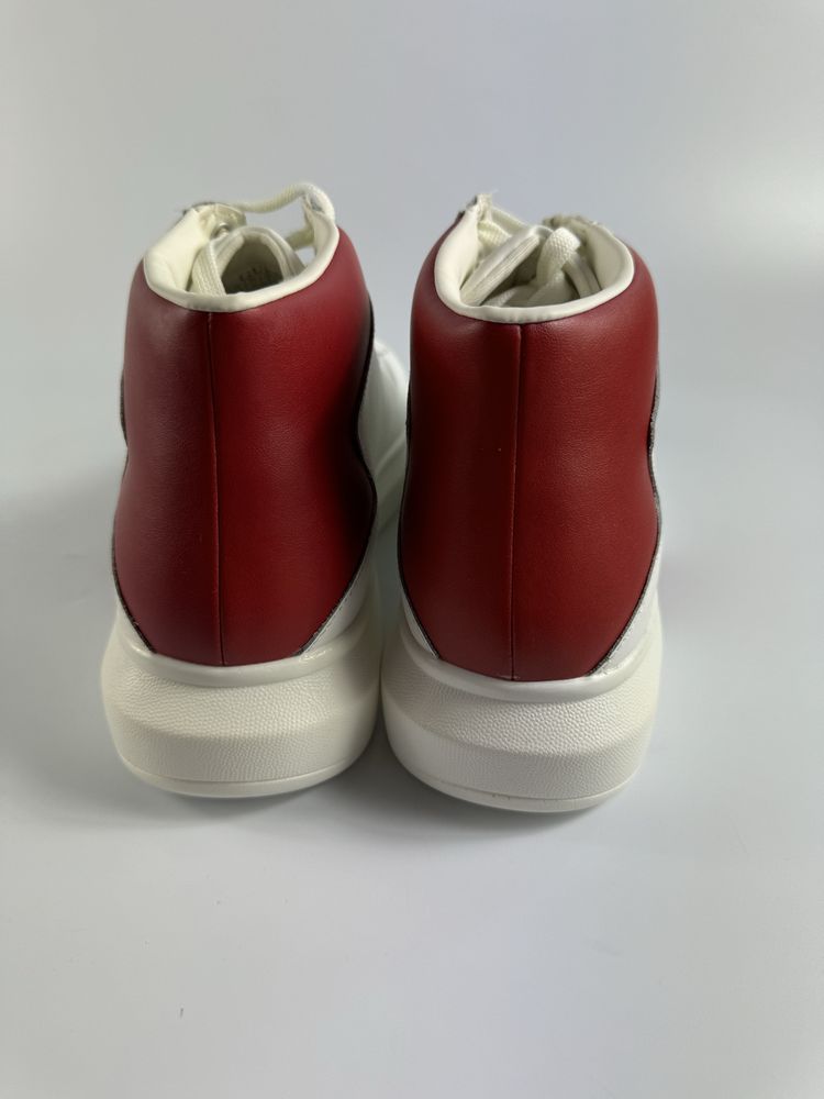 Nowe lekkie sneakersy wysokie Guess 41 bialo czerwone