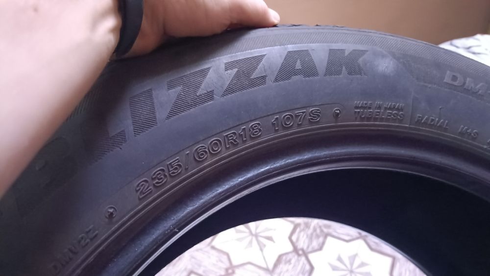 Резина r18 235/60 Bridgestone Blizzak