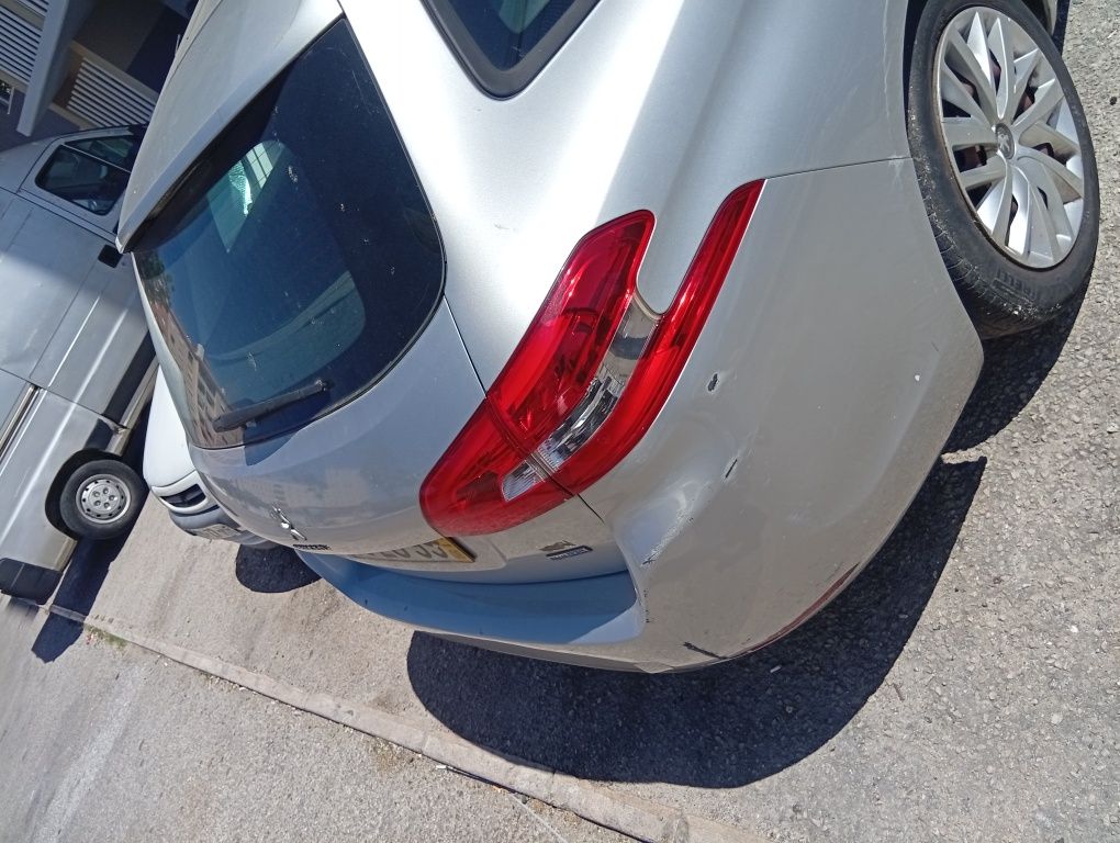 Automóvel vendo carrinha
