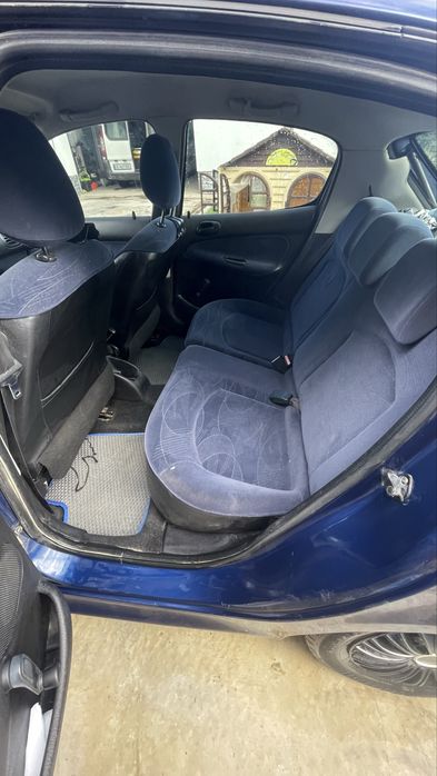 Peugeot 206 2002р 1.4 бензин