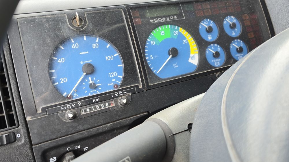 Mercedes Atego 817 laweta 6.5m
