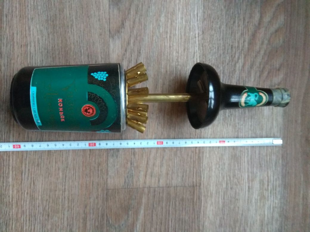 Продам сувенирную бутылку.