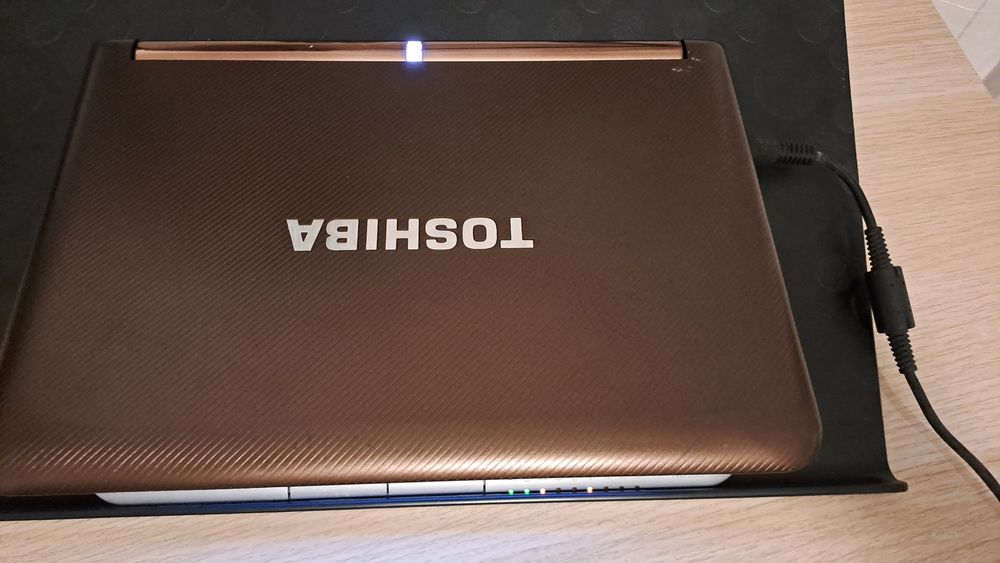 Toshiba NB305-106 (Mocha Brown)