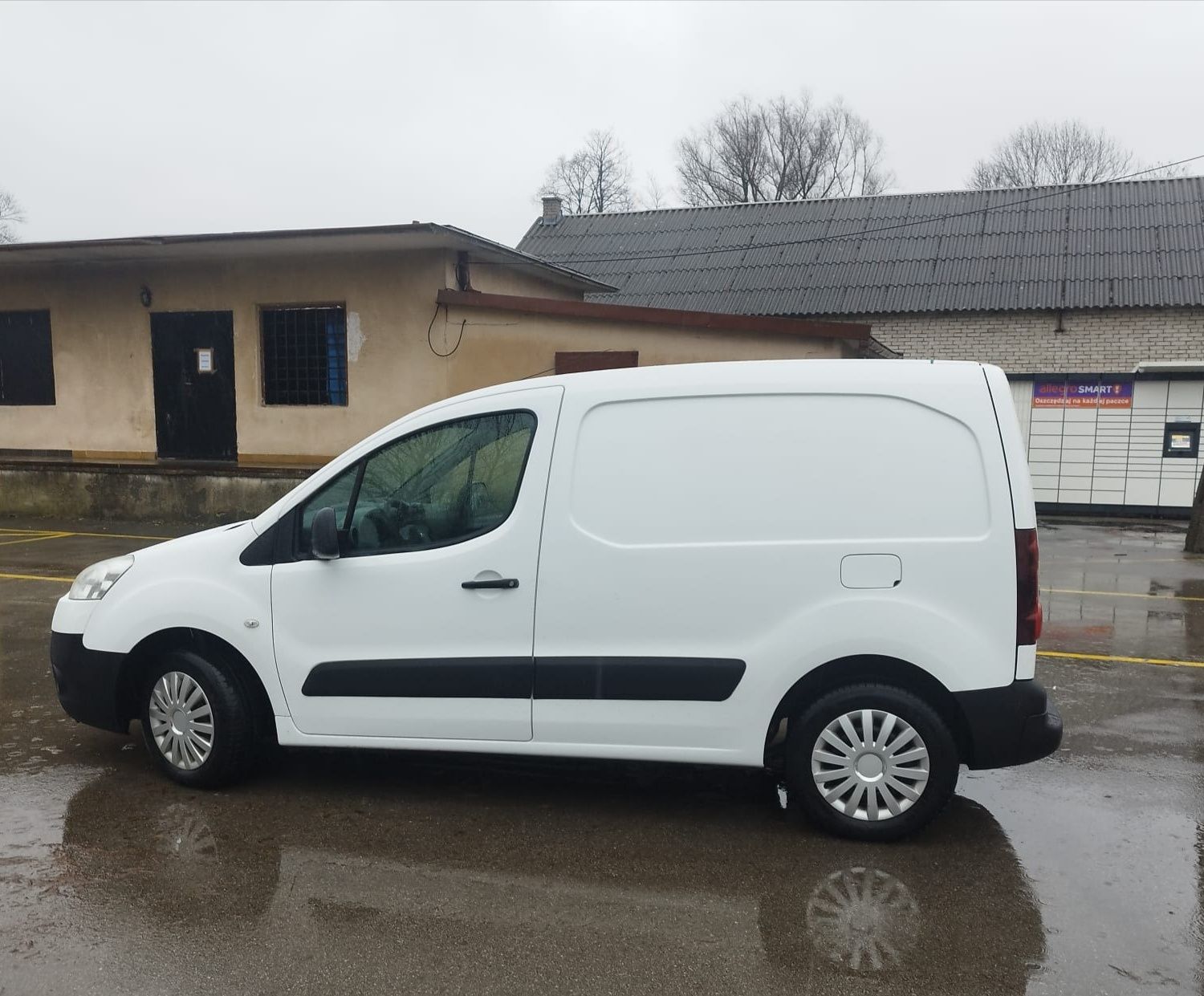 Peugeot partner 1.6 hdi Berlingo  salon 1 właściciel klima