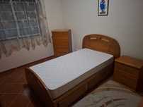 Cama , colchão , secretaria e 2 moveis