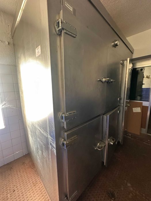 Câmara Frigorífica Industrial - 120x225x235cm