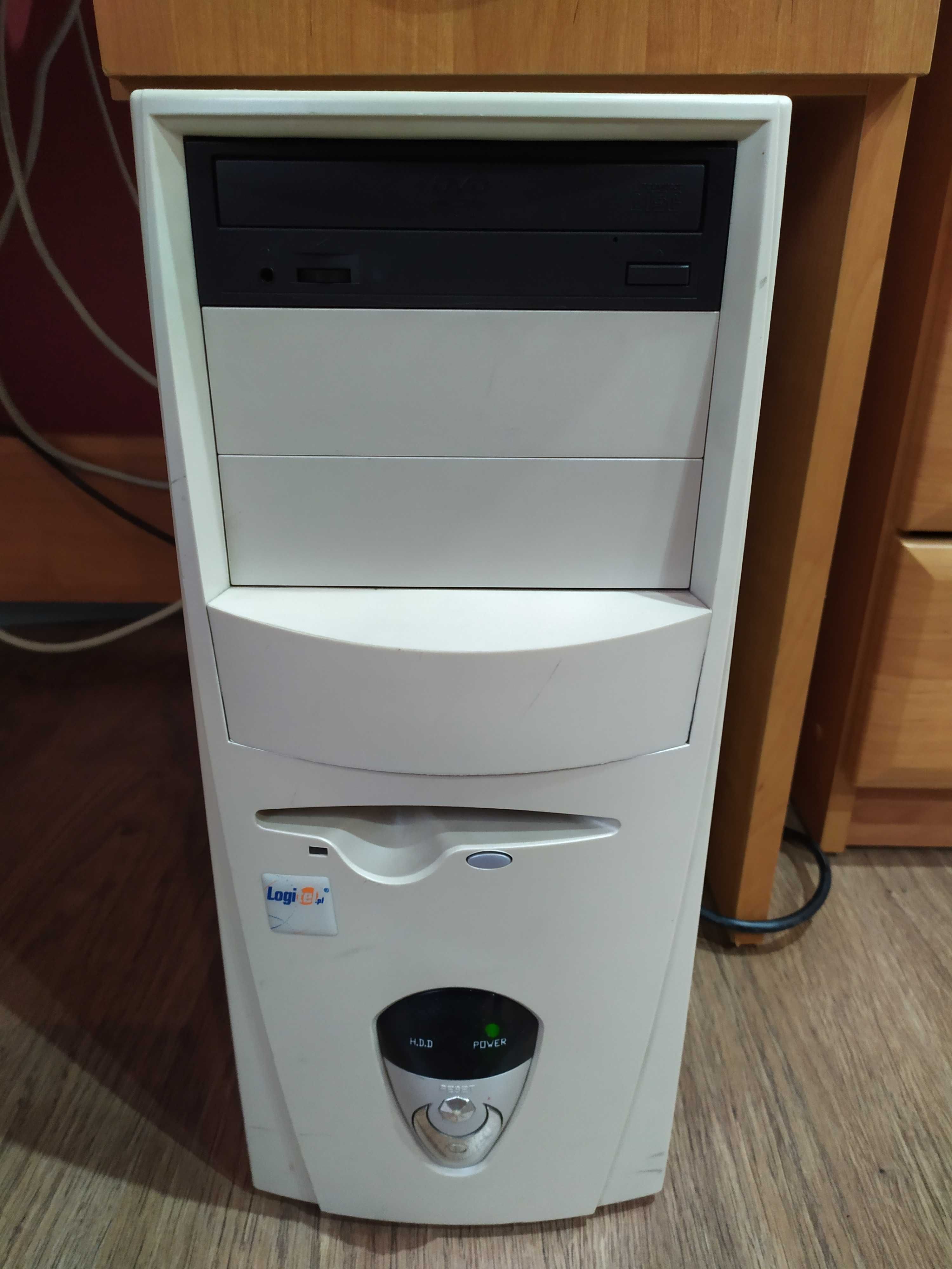 Monitor Samsung z zestawem komputerowym z drukarką