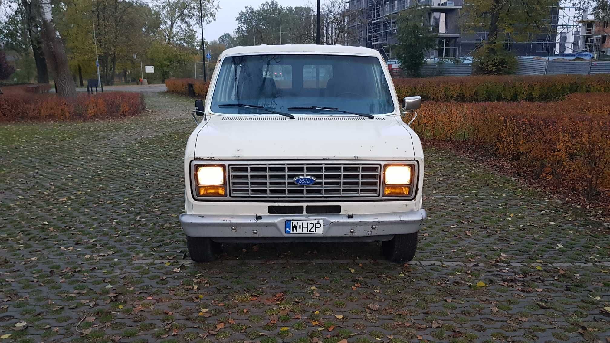 Ford Econoline 150