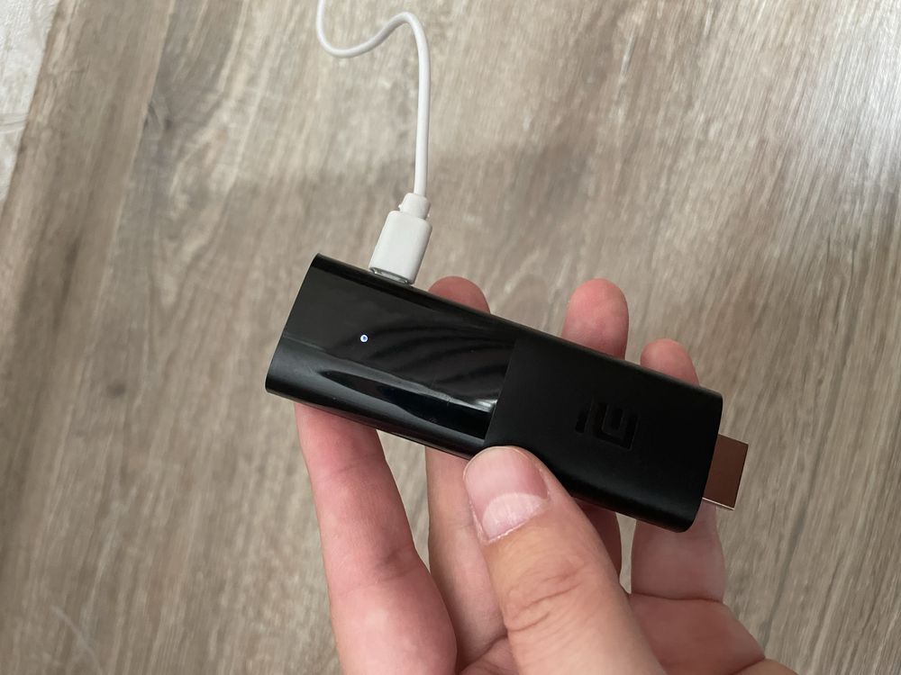 Смарт тв адаптер Xiaomi Mi TV Stick
