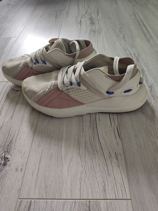 Adidasy 4F r. 36 dla dziewczynki