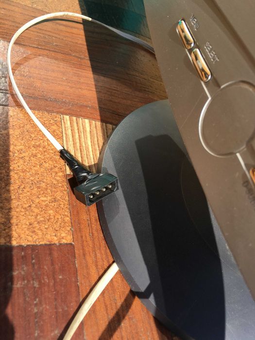 17" монітор HYNDAI L70A. Живлення на 12В.