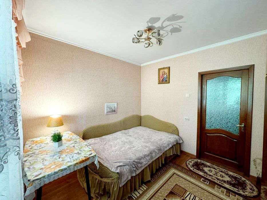 Здається Підселення В Окрему кімнату для дівчат