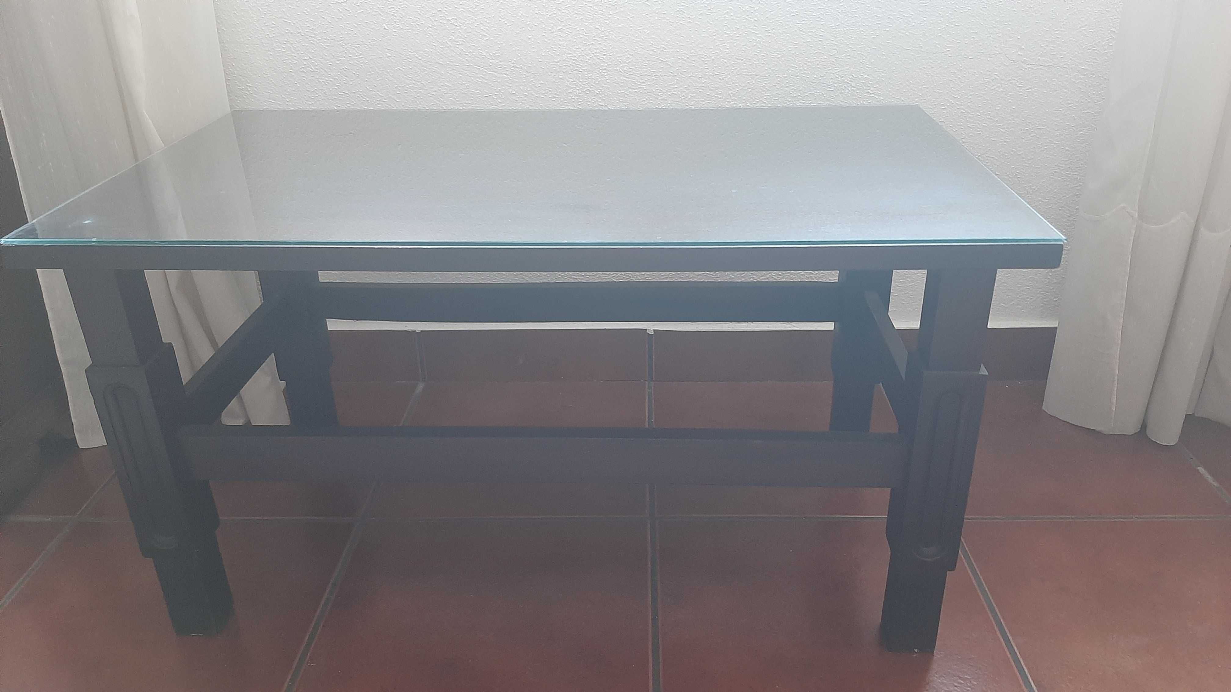 Mesa de Apoio ou café com vidro
