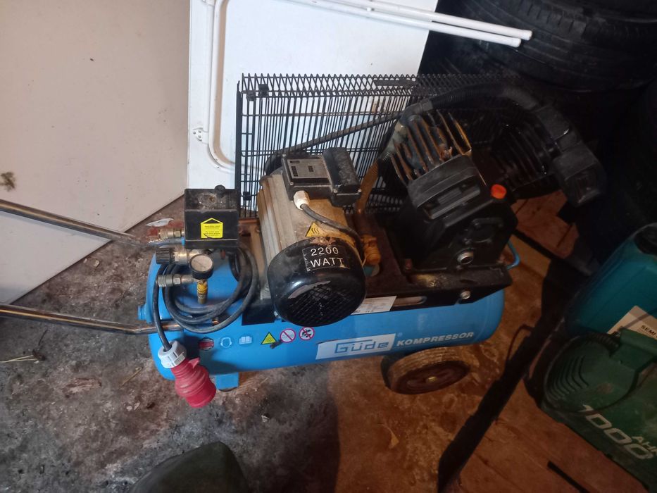 Компресор двохциліндровий GÜDE 490/10/50 380Вольт