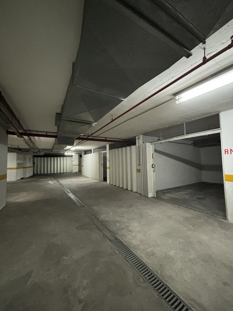 Aluga se garagem baixa coimbra