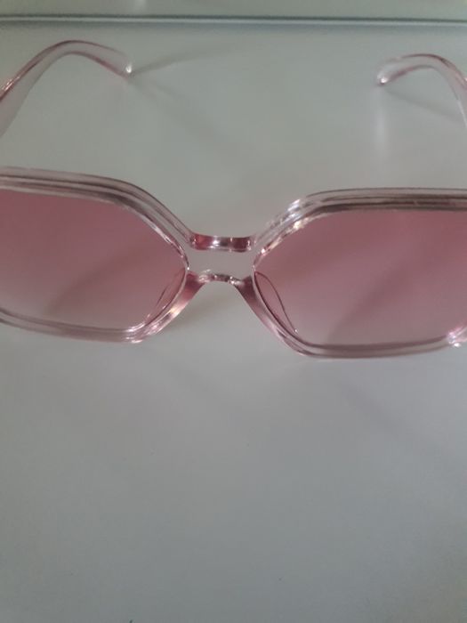 Różowe okulary przeciwsłoneczne