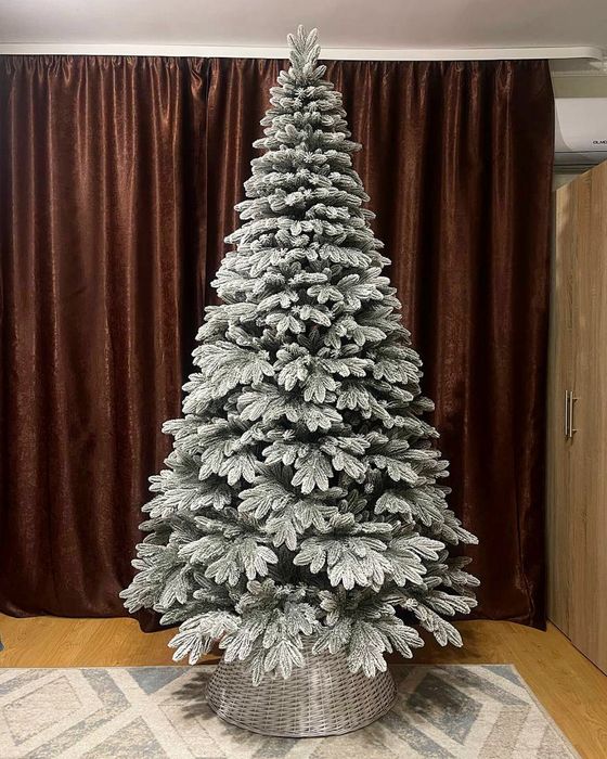 Ялинка лита .Штучна ялинка