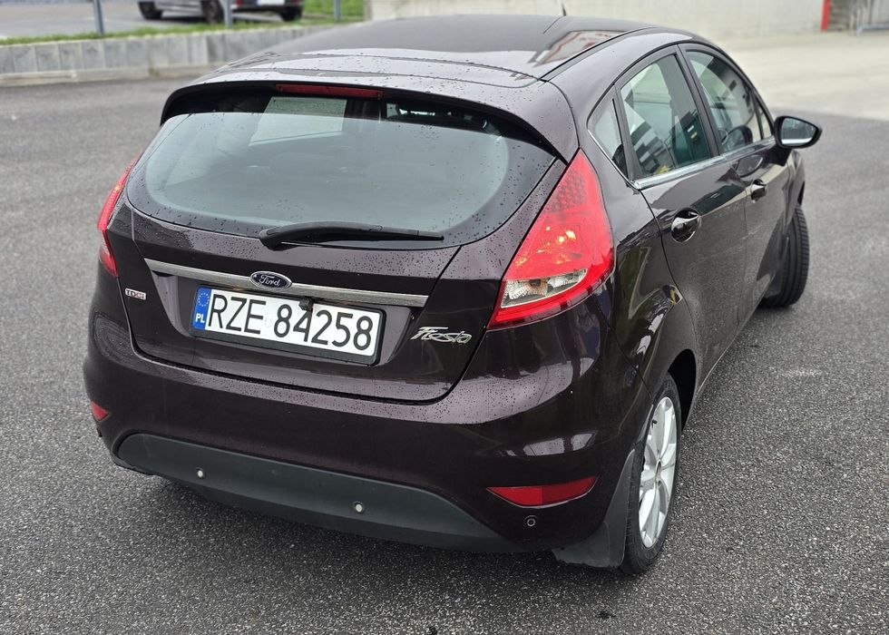 Sprzedam FORD Fiesta MK7 Titanium 2010r