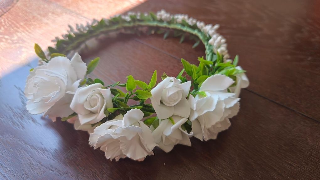 Zestaw komunijny r 140 Emmie Mariage sukienka, halka i wianek