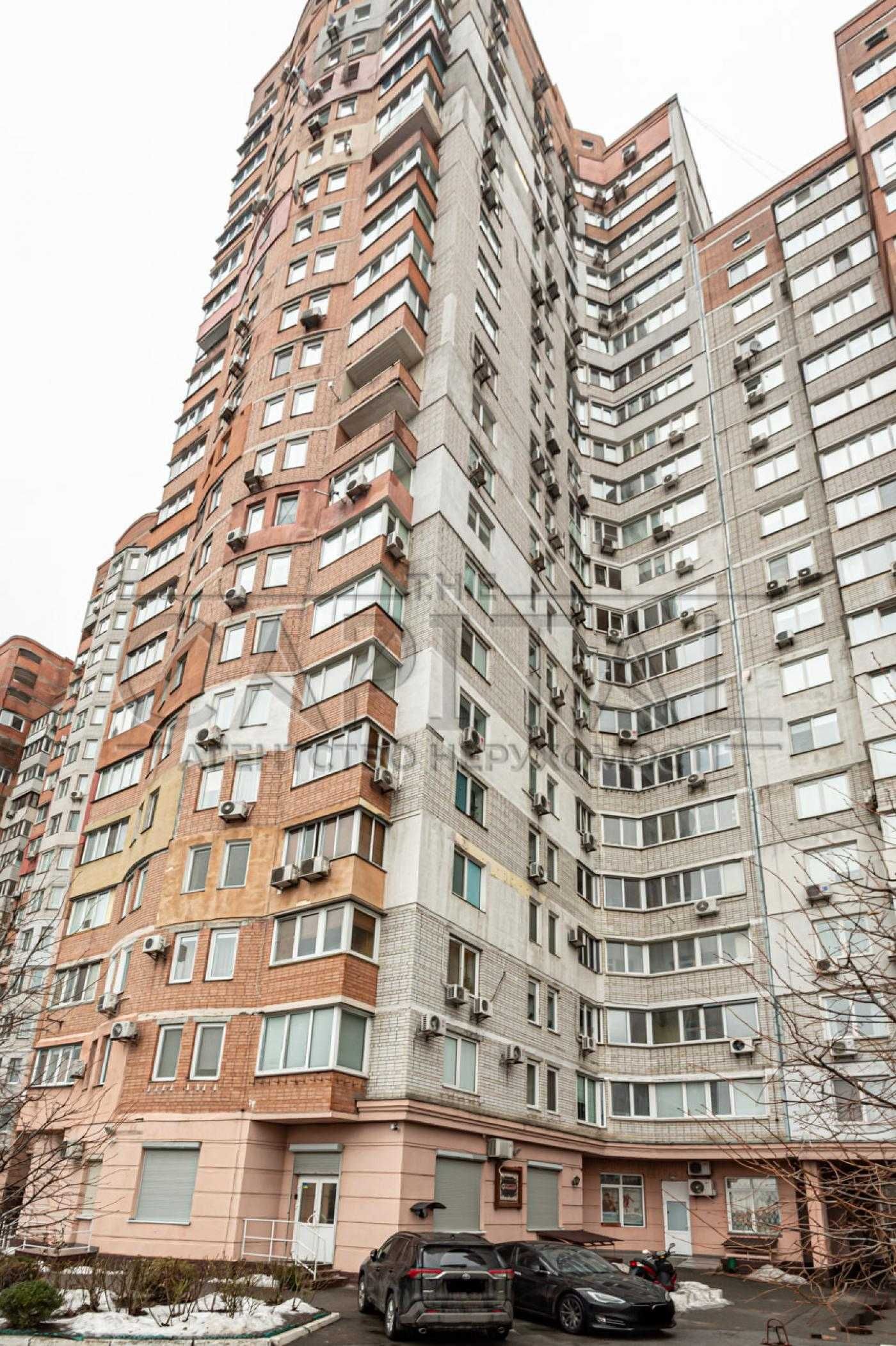 Продаж 3 к квартира Миколи Амосова 4