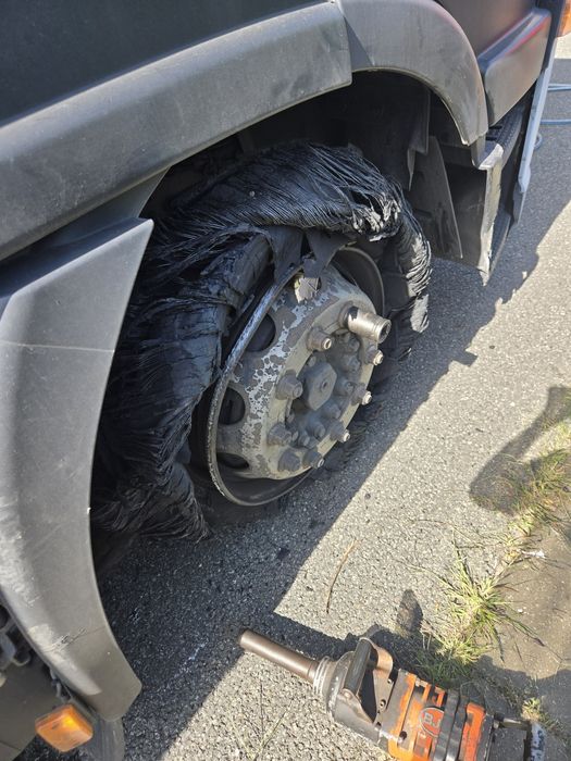 Pomoc drogowa mobilna wulkanizacja 24h