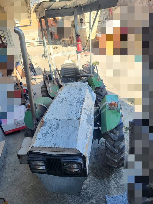 Vendo trator 30 CV 4x4 sem documentos