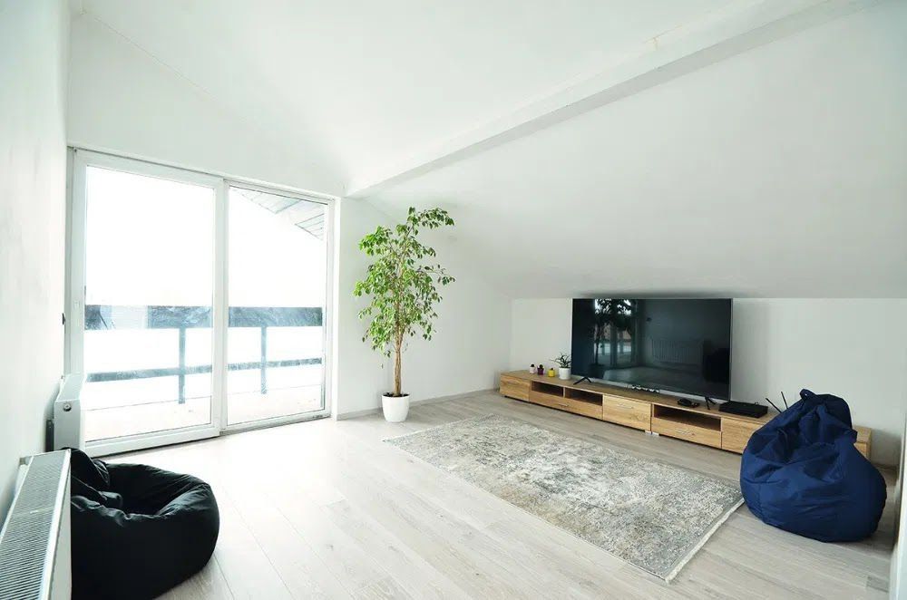 Будинок 219 м² с. Требухов с.т Переможець,