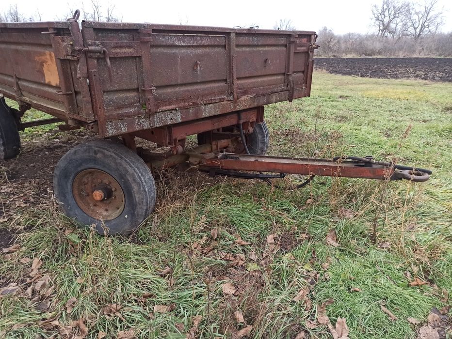 Прицеп ПТС-4 з циліндром.