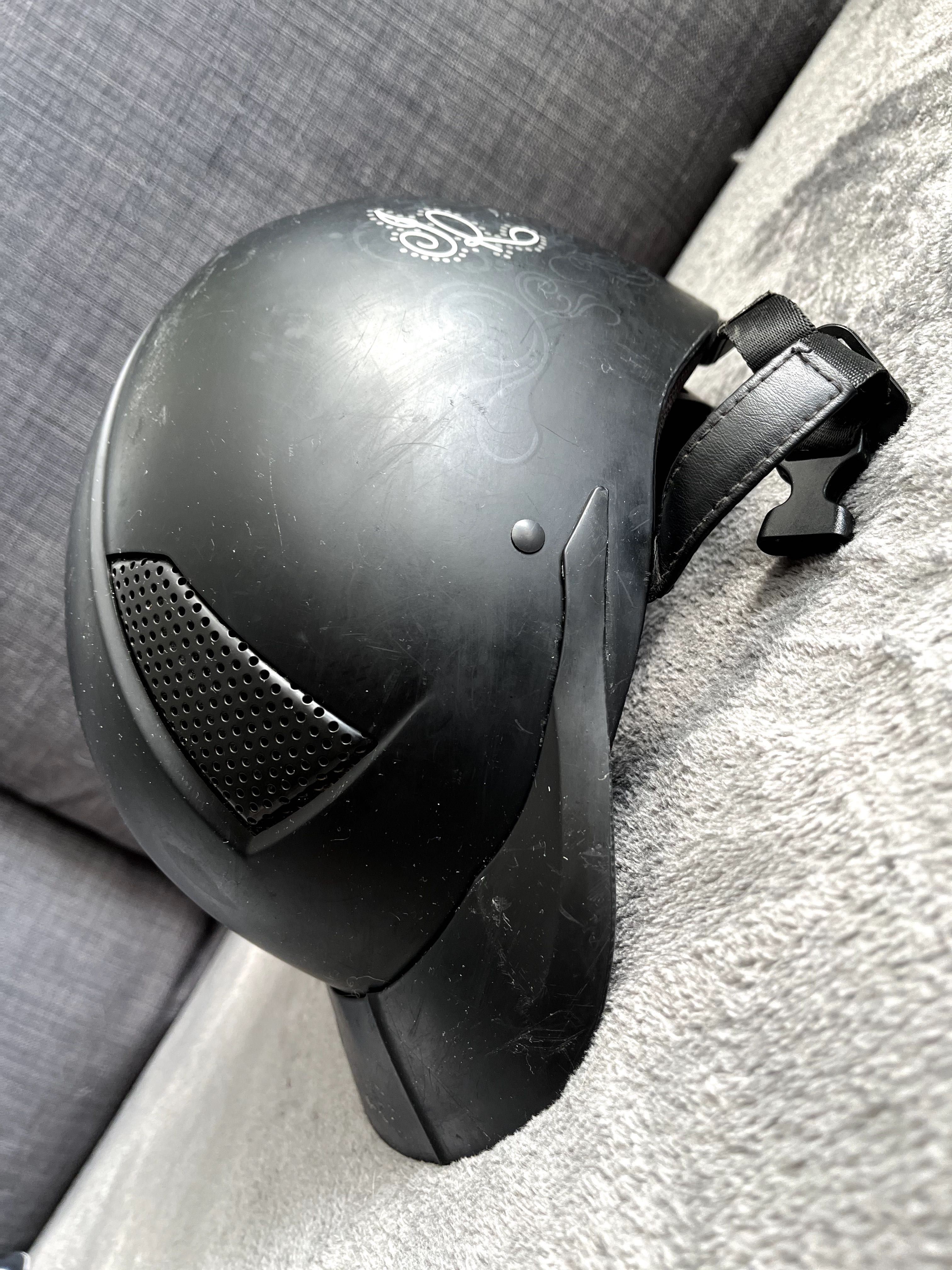 Kask jeździecki-toczek