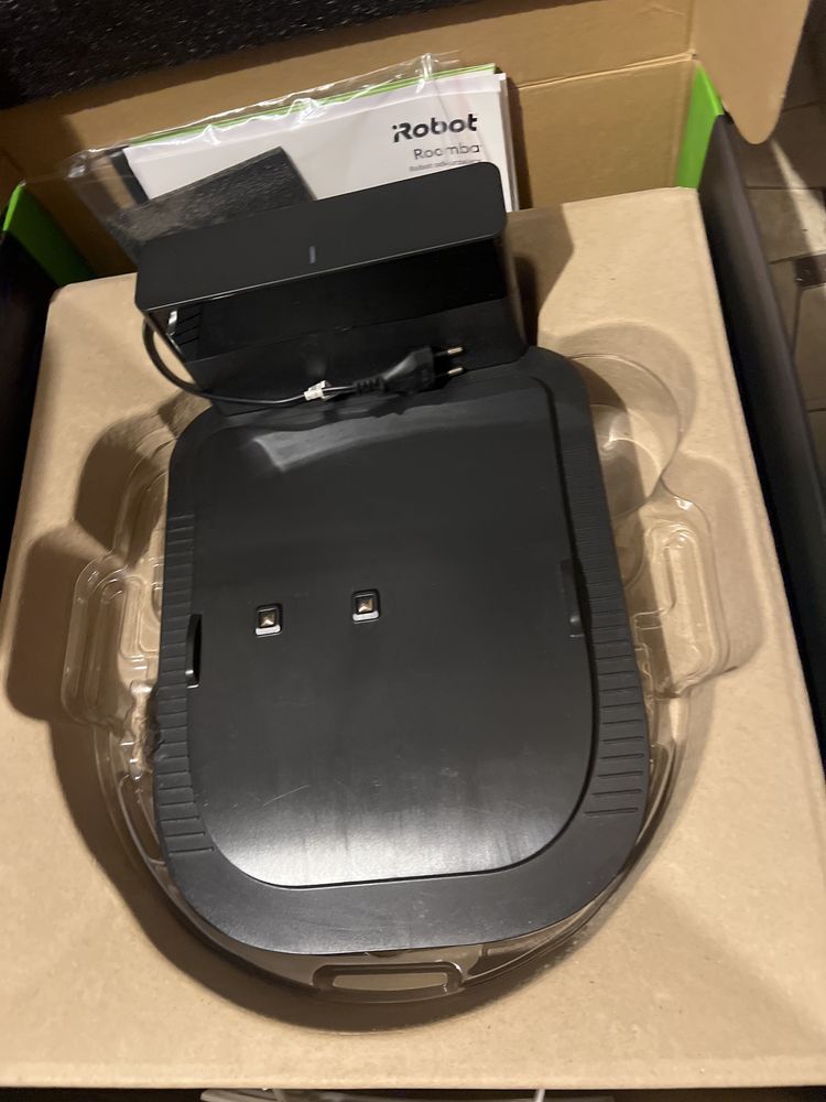 Roomba s9 dwie sztuki i stacja ladujaca - uszkodzone
